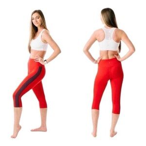 Zyia Active Red Royalty Strip
Light n Tight Capri Leggings